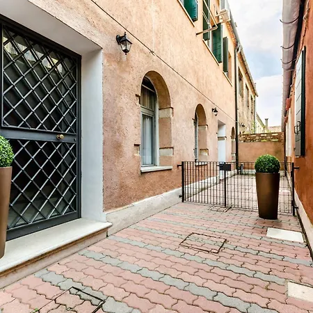 Cannaregio II Apartments-3